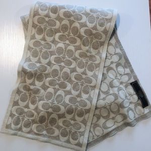 COACH CLASSIC “C” REVERSIBLE SCARF
